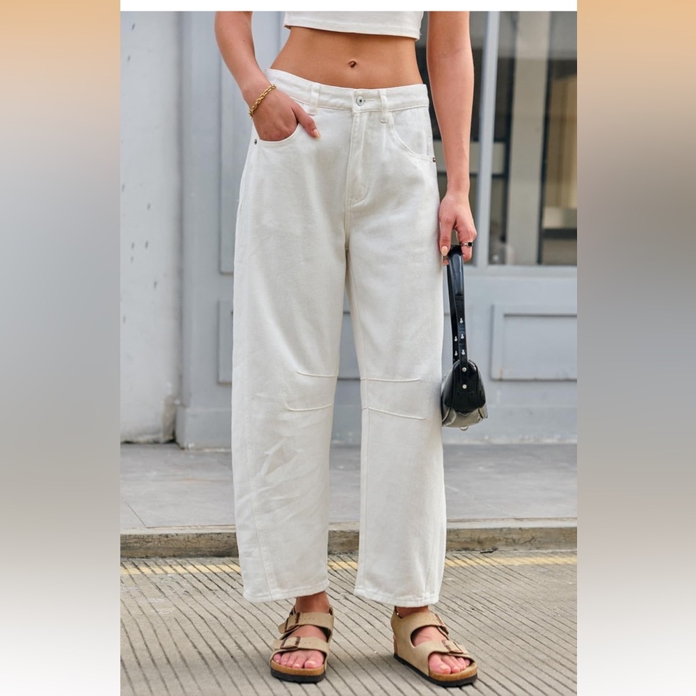 Mid-Rise White Barrel Jeans - Size S (2-4)